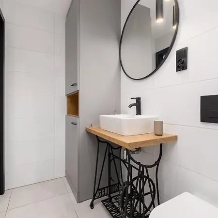 Dance Of Shadow & Light - Ap With 1Br - Old Town Apartament Kraków
